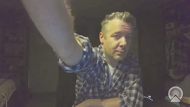 chrisw8140 online show from April 2026 03:19:01 AM