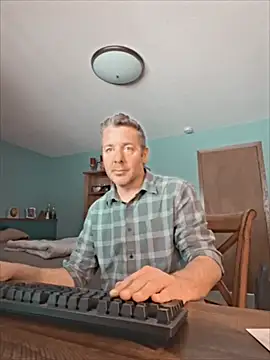 chrisw8140 online show from May 2026 10:41:01 PM