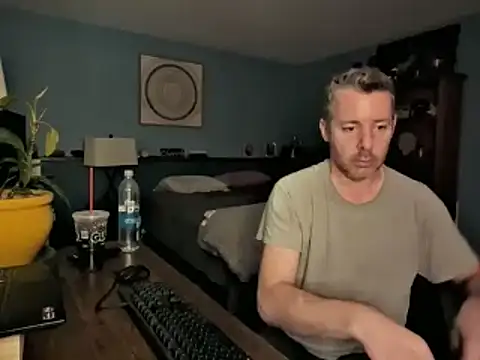 chrisw8140 online show from May 2026 01:06:02 AM