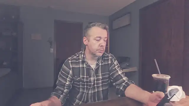 chrisw8140 online show from April 2026 03:57:01 AM