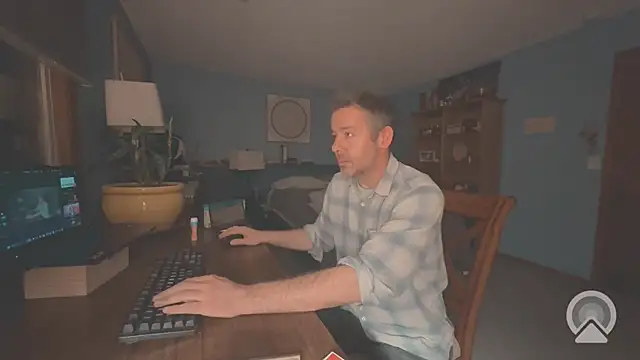 chrisw8140 online show from April 2026 04:06:01 AM