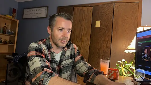 chrisw8140 online show from April 2026 02:15:02 AM