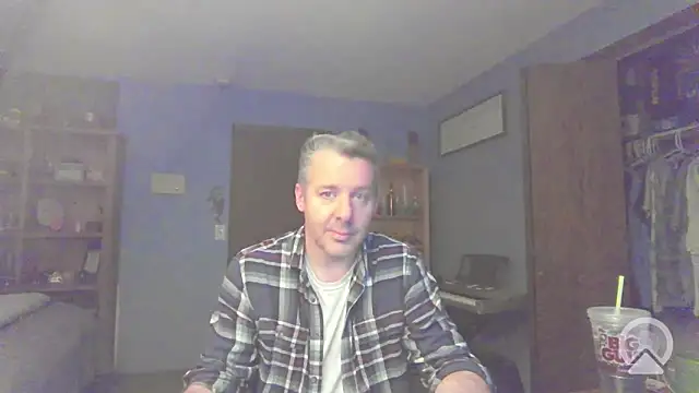 chrisw8140 online show from April 2026 05:36:01 AM