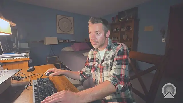 Snapshot of chrisw8140 chatting on July 2026 05:04:02 AM chrisw8140 online show from July 2026 05:04:02 AM