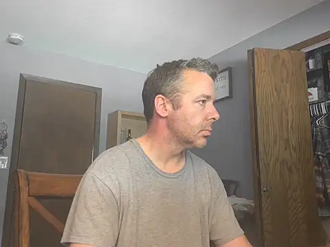 Snapshot of chrisw8140 chatting on July 2026 08:08:02 PM chrisw8140 online show from July 2026 08:08:02 PM