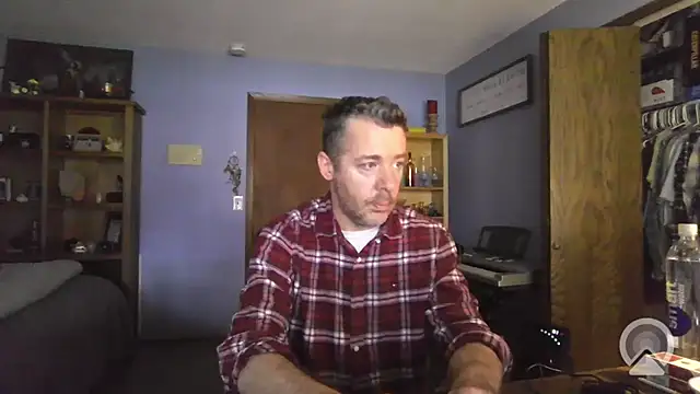 chrisw8140 online show from April 2026 02:07:01 PM