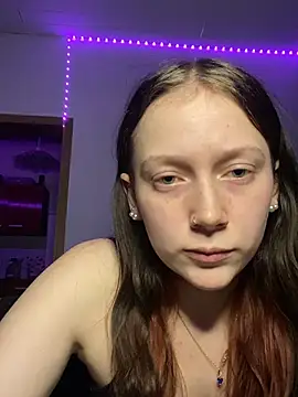 YoungLisaa18 online show from February 2026 07:56:01 PM