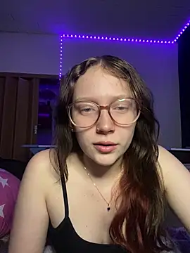 YoungLisaa18 online show from February 2026 07:47:02 PM