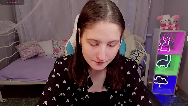 Snapshot of KiraDuvall chatting on January 2026 04:55:02 PM KiraDuvall online show from January 2026 04:55:02 PM