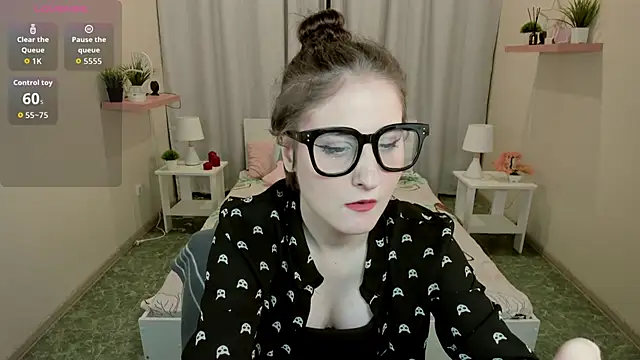 KiraDuvall online show from February 2026 07:44:01 PM