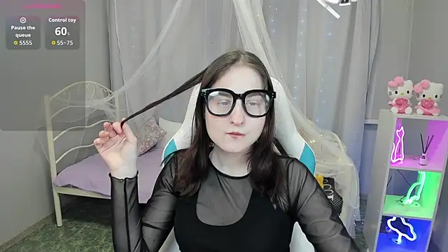 KiraDuvall online show from April 2026 05:49:02 PM