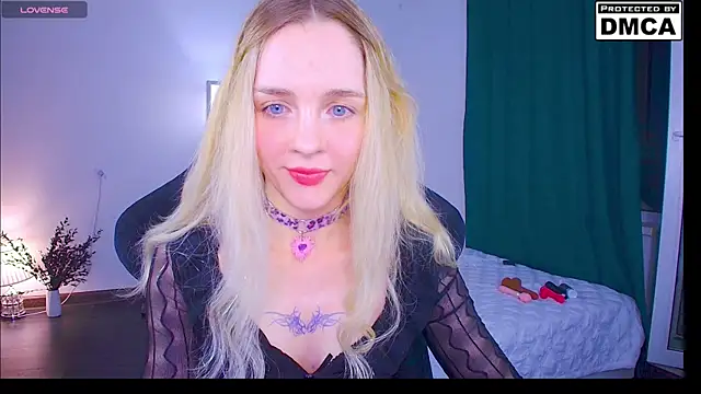 sailormoon666  online show from June 2026 09:31:01 PM