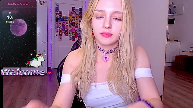 sailormoon666  online show from March 2026 01:33:02 AM