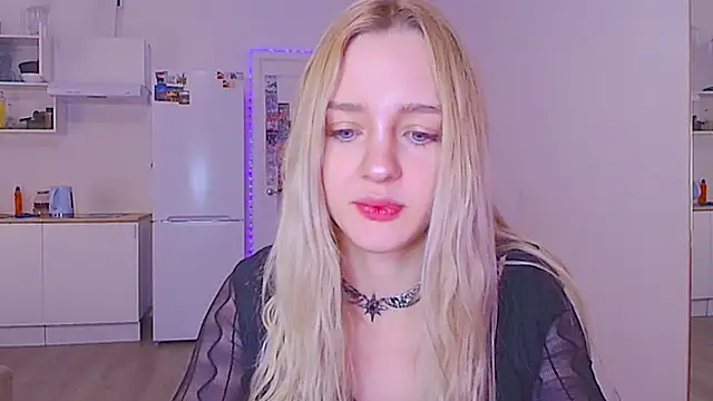 sailormoon666  online show from February 2026 01:47:01 AM