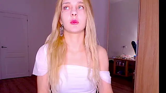 sailormoon666  online show from January 2026 10:25:01 PM