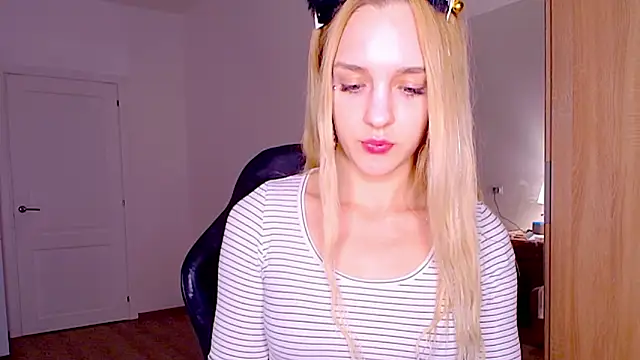 sailormoon666  online show from January 2026 03:54:01 AM