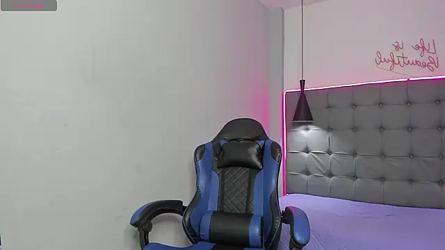 scarletcherry18 online show from February 2026 04:03:02 AM