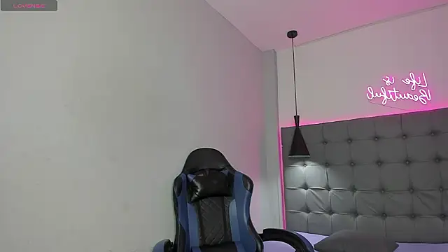 scarletcherry18 online show from March 2026 03:17:02 AM