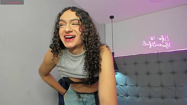 scarletcherry18 online show from February 2026 03:28:01 AM