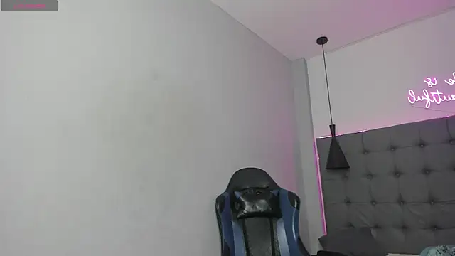 scarletcherry18 online show from May 2026 03:54:02 AM