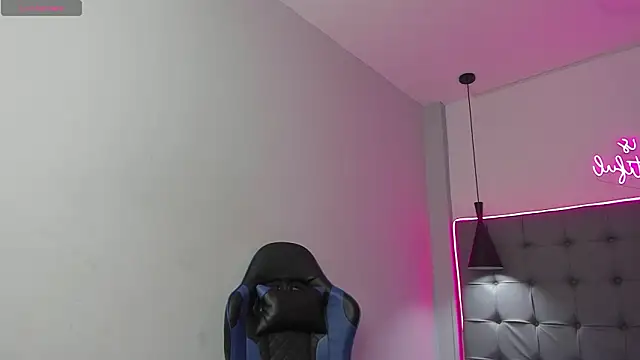 scarletcherry18 online show from February 2026 03:20:01 AM