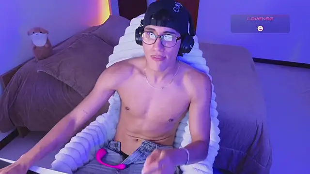 Snapshot of emilio_rivs chatting on February 2026 11:38:02 PM emilio rivs online show from February 2026 11:38:02 PM