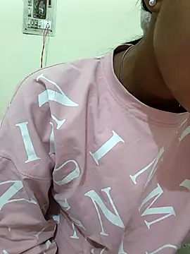 Snapshot of Aaradhna-_hoy chatting on March 2026 06:03:01 AM Aaradhna- hoy online show from March 2026 06:03:01 AM