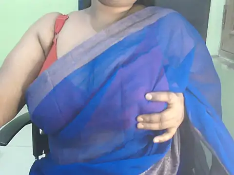 Joyti010 online show from January 2026 05:49:02 PM