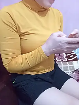 Phoebe-e online show from February 2026 01:40:01 PM