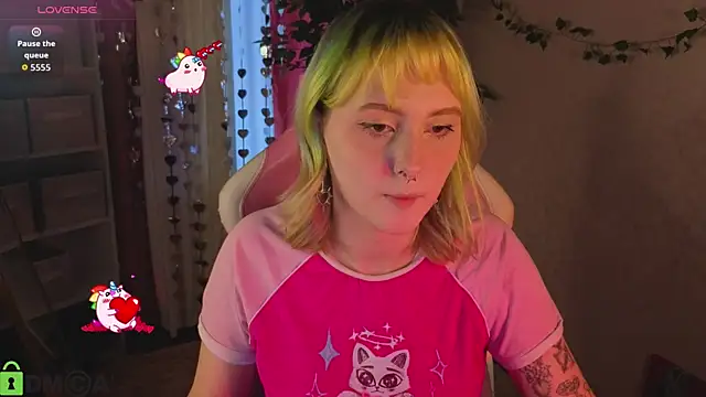 Snapshot of Roziett_Belle chatting on February 2026 09:08:02 AM Roziett Belle online show from February 2026 09:08:02 AM