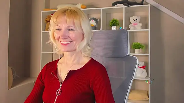 Julie Lucas online show from April 2026 12:12:01 AM