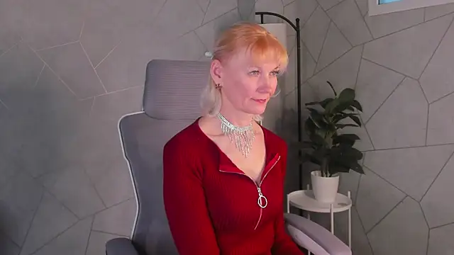 Julie Lucas online show from March 2026 01:03:01 AM