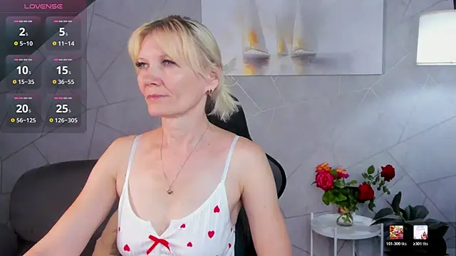 Julie Lucas online show from July 2026 12:44:02 AM