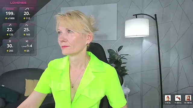 Julie Lucas online show from June 2026 11:50:02 PM