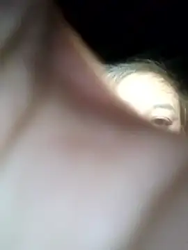 Snapshot of kaia-cam chatting on January 2026 01:51:01 PM kaia-cam online show from January 2026 01:51:01 PM