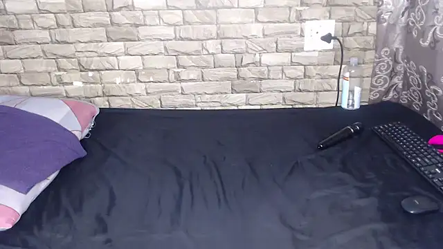 liztaylor online show from April 2026 05:52:01 PM