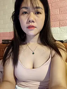 Ngocmai lazdy online show from March 2026 12:11:01 AM