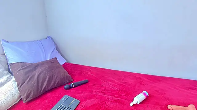 Anniecute   online show from April 2026 04:58:02 PM