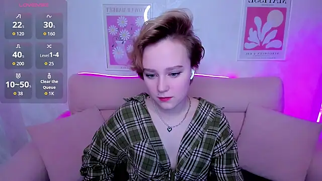 Snapshot of Ellie_Heavenly chatting on February 2026 01:47:01 AM Ellie Heavenly online show from February 2026 01:47:01 AM