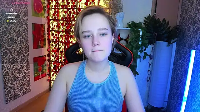 Snapshot of Ellie_Heavenly chatting on February 2026 08:36:02 AM Ellie Heavenly online show from February 2026 08:36:02 AM