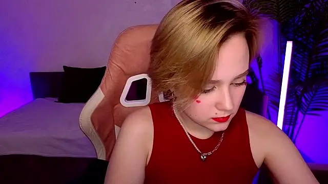 Snapshot of Ellie_Heavenly chatting on February 2026 08:24:02 AM Ellie Heavenly online show from February 2026 08:24:02 AM