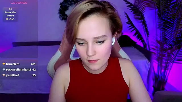 Snapshot of Ellie_Heavenly chatting on February 2026 07:17:02 AM Ellie Heavenly online show from February 2026 07:17:02 AM