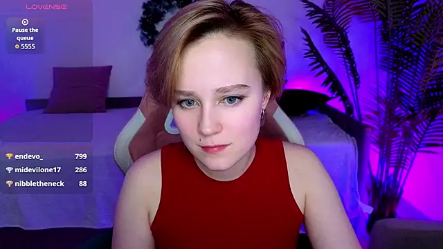 Snapshot of Ellie_Heavenly chatting on January 2026 07:12:01 PM Ellie Heavenly online show from January 2026 07:12:01 PM