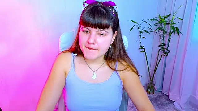 Snapshot of Miss__Poly chatting on February 2026 01:18:02 PM Miss Poly online show from February 2026 01:18:02 PM