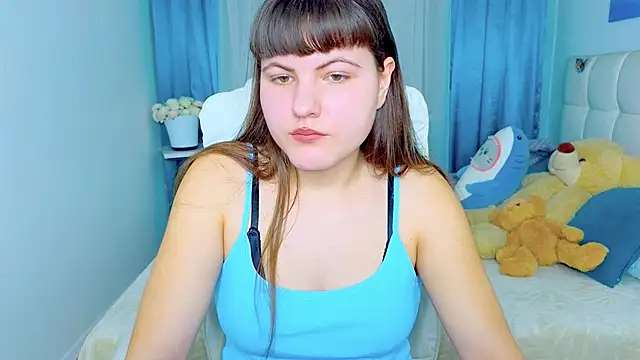 Snapshot of Miss__Poly chatting on February 2026 09:42:01 AM Miss Poly online show from February 2026 09:42:01 AM