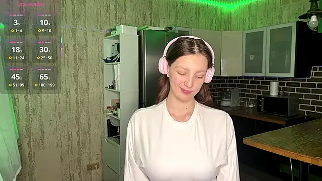 Snapshot of ChrisAmott chatting on February 2026 04:04:01 PM ChrisAmott online show from February 2026 04:04:01 PM