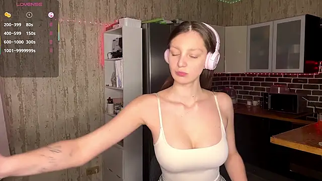 Snapshot of ChrisAmott chatting on February 2026 04:26:01 PM ChrisAmott online show from February 2026 04:26:01 PM