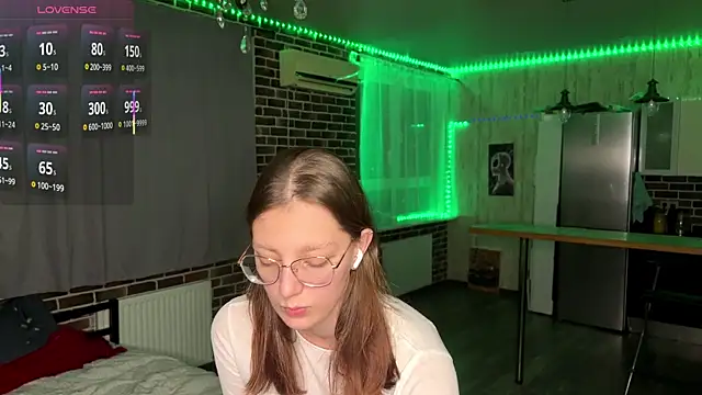 Snapshot of ChrisAmott chatting on February 2026 04:07:02 PM ChrisAmott online show from February 2026 04:07:02 PM