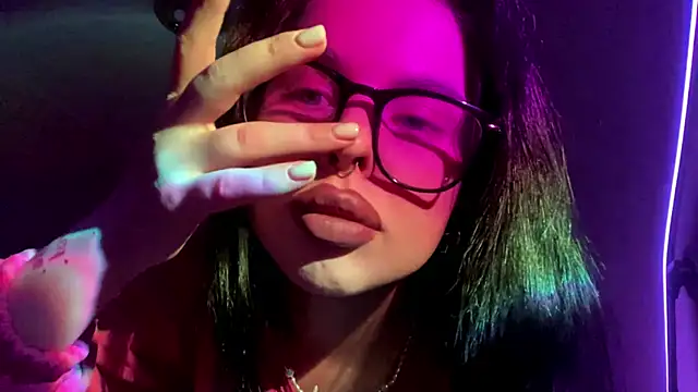 AkilahMilke online show from January 2026 04:33:02 PM