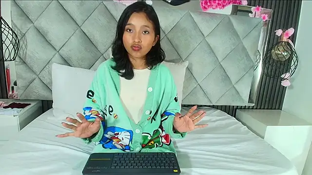 Snapshot of Real_virgin_Pussy chatting on May 2026 07:01:01 PM Real virgin Pussy online show from May 2026 07:01:01 PM